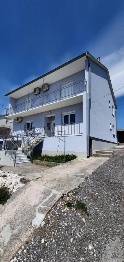 Apartmani Gabrijel Novi Vinodolski Zewnętrze zdjęcie
