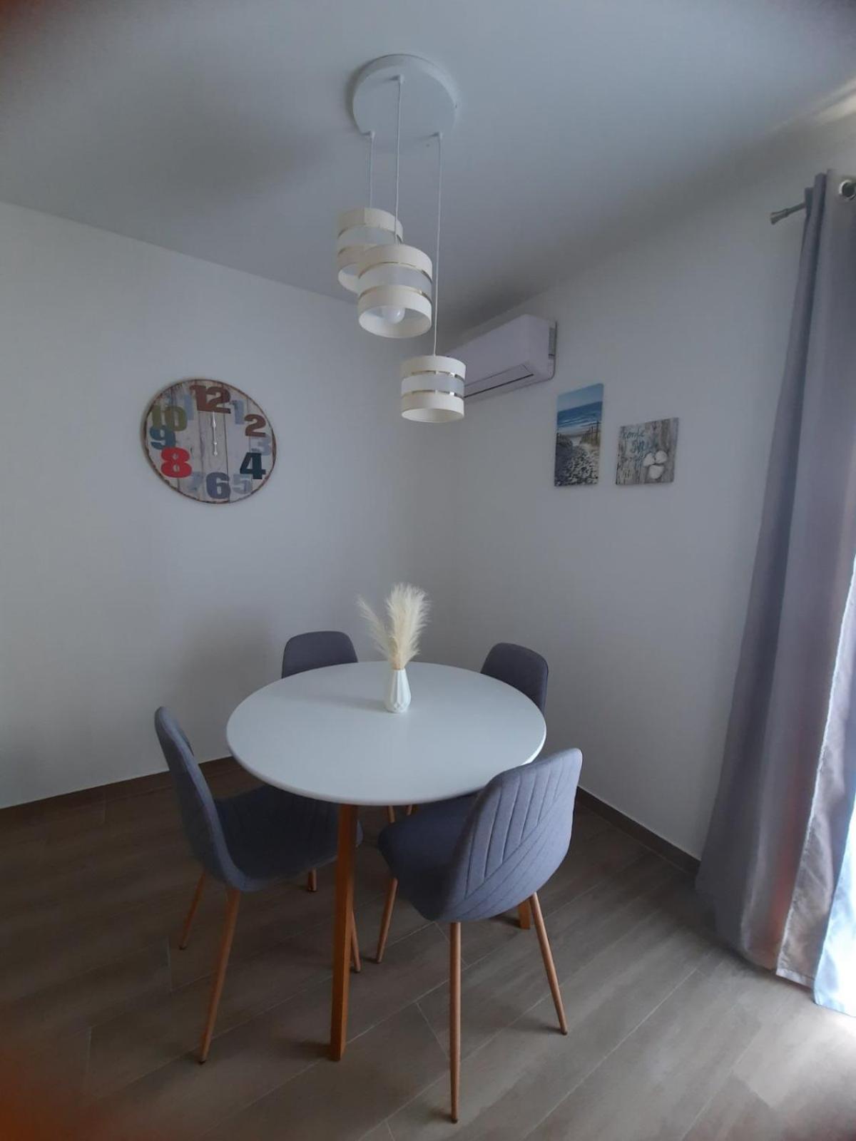 Apartmani Gabrijel Novi Vinodolski Zewnętrze zdjęcie