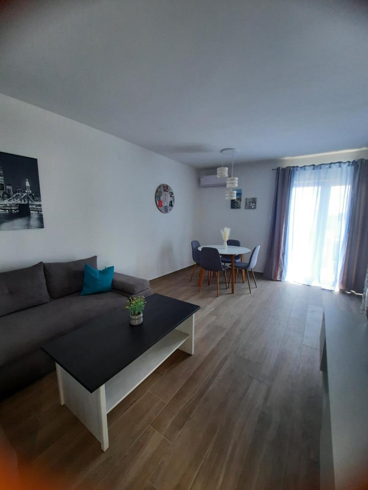 Apartmani Gabrijel Novi Vinodolski Zewnętrze zdjęcie