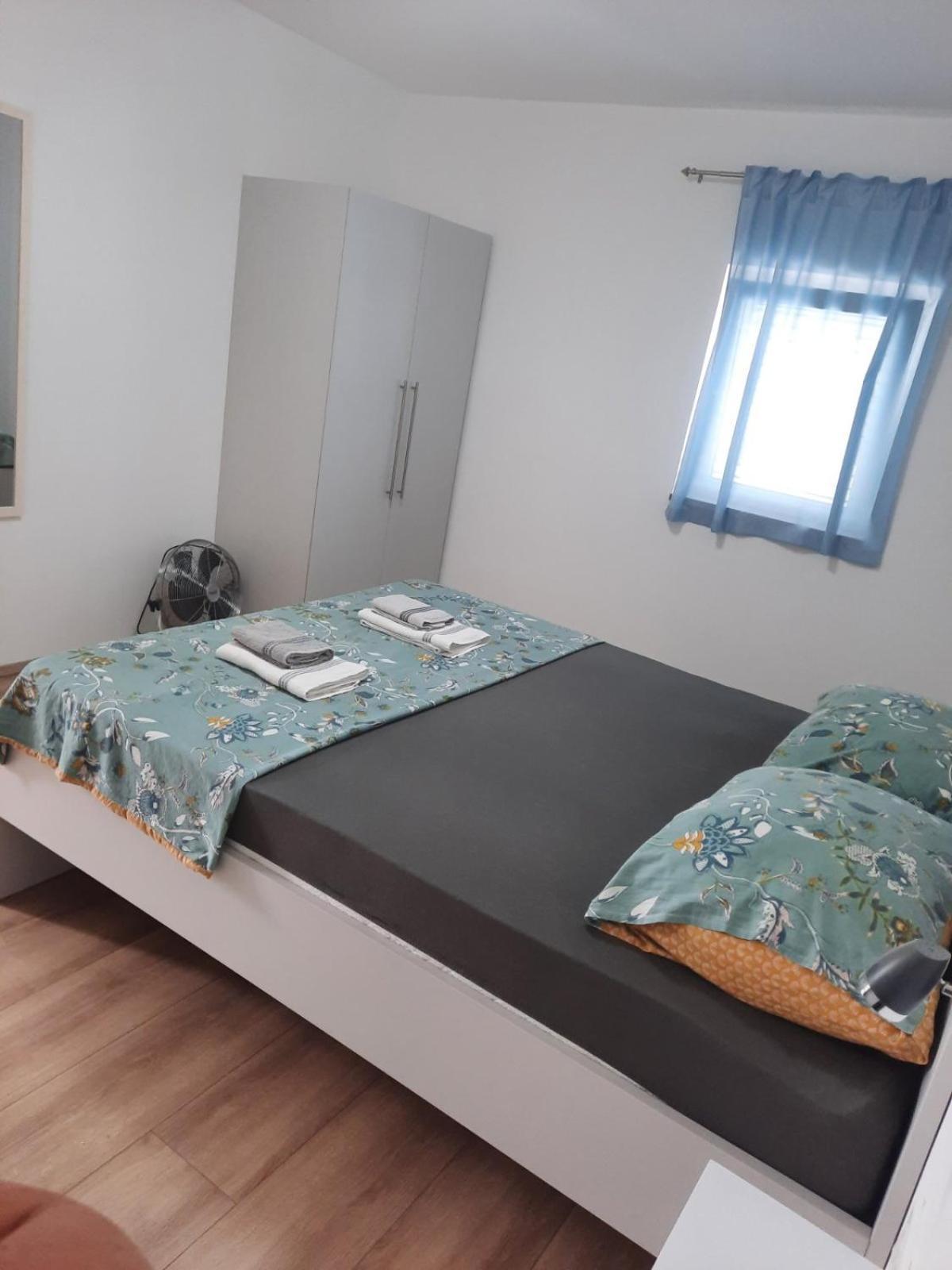 Apartmani Gabrijel Novi Vinodolski Zewnętrze zdjęcie